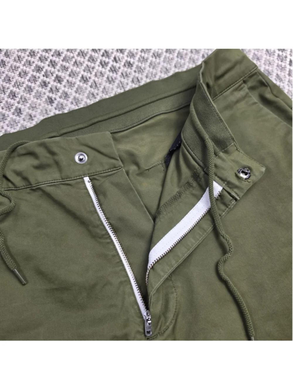 Nike Sportswear Men’s 34 Olive Green Drawstring Zip Pocket Utility Pants